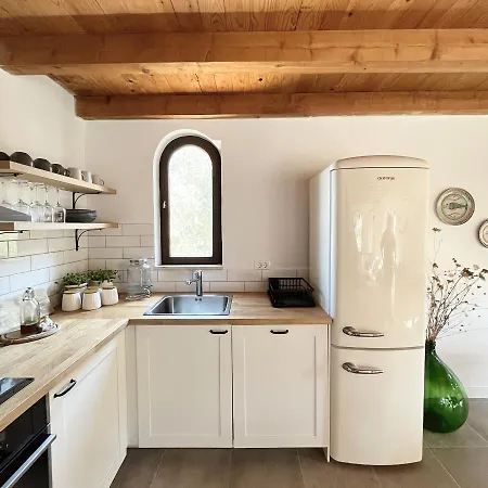 Island House Osljak Vikendica *