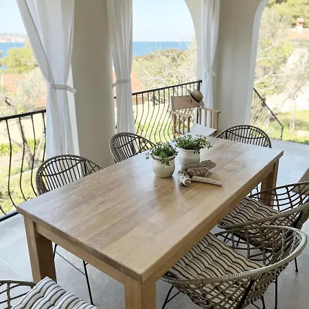 Island House Osljak בית נופש פרקו