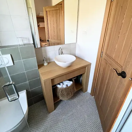 Island House Osljak 펜션 *