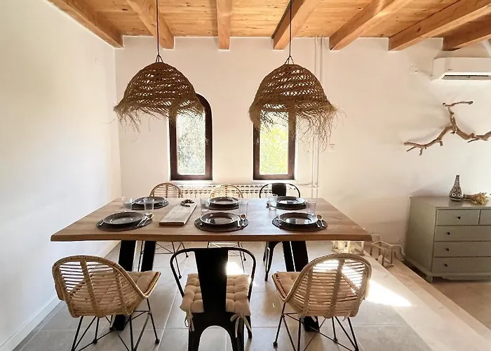 Island House Osljak Feriehus *