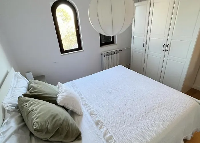 Island House Osljak פרקו